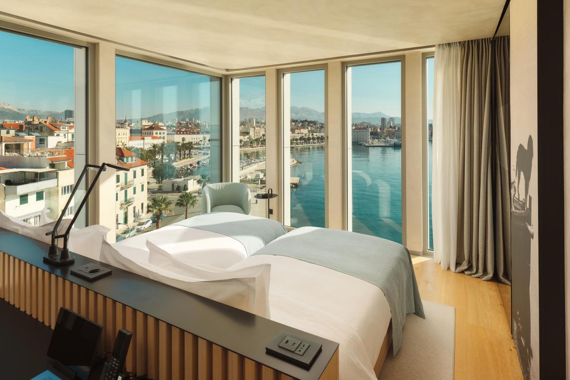 Hotell Ambasador 5*